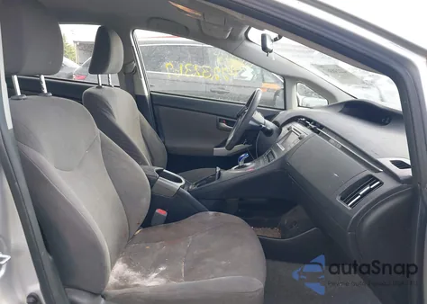 2014 Toyota Prius Three z USA, uszkodzony, nr VIN JTDKN3DU4E0374319